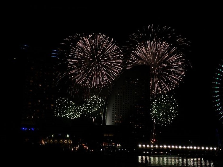 Minato Mirai Fireworks Festival