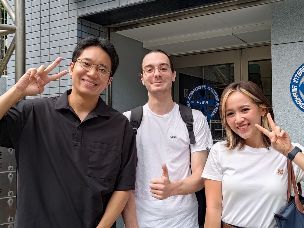 高年級學生擔任翻譯,盡心盡力!